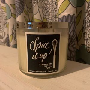 Bath & Body Works Cinnamon Pretzel Twist